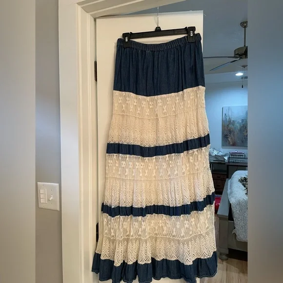 Long denim look ruffle skirt. Beautiful - Picture 3 of 9